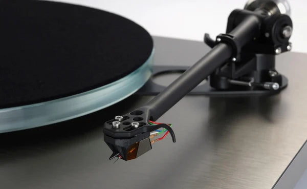Rega Planar 6 RS Turntable Fitted With Rega ND9 Cartridge