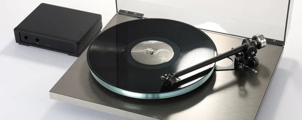 Rega Planar 6 RS Turntable Fitted With Rega ND9 Cartridge