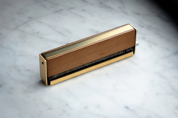 Pro-Ject Brush It Premium Anti-Static Carbon Fibre Record Brush with Ground Wire