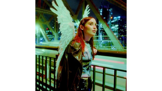 Hatchie - Giving The World Away